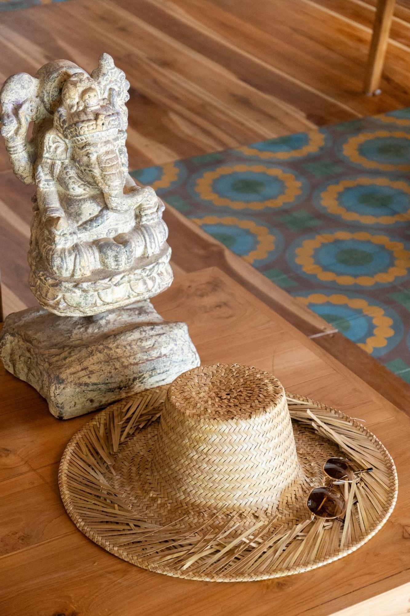 Mandala Beach Healing Rooms Gili Air Bagian luar foto